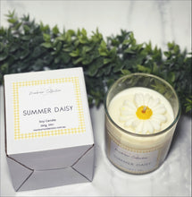 Load image into Gallery viewer, Summer Daisy Candle