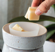 Load image into Gallery viewer, Silicone Dish for Melt Warmer